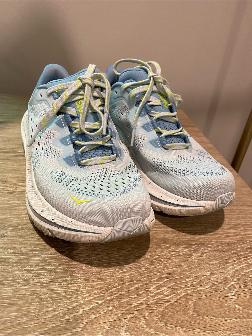 HOKA - Picture 4 of 9